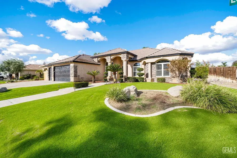 15810 LAKE ARROWHEAD AVENUE, Bakersfield, CA 93314 - Image #3