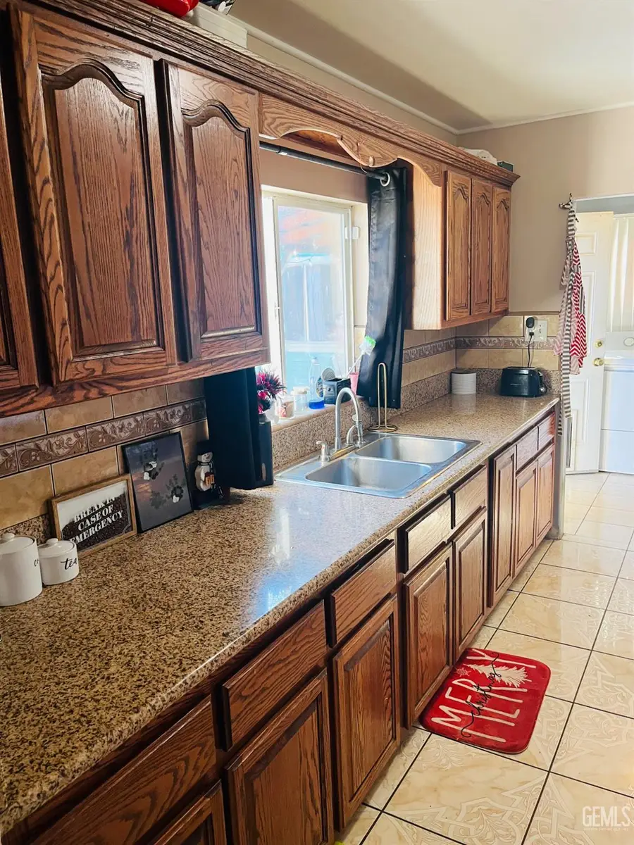 407 E STREET, Taft, CA 93268 - Image #3