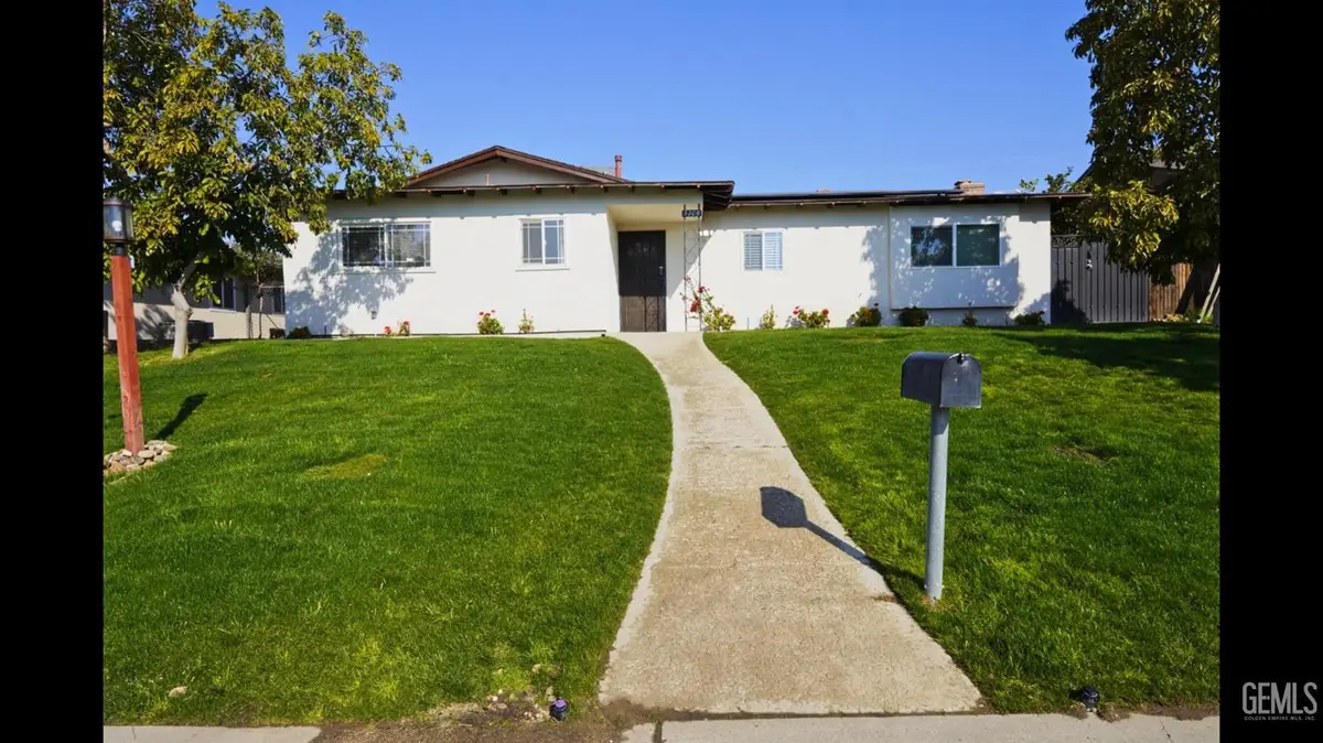 3206 CANDLEWOOD DRIVE, Bakersfield, CA 93306 - #1