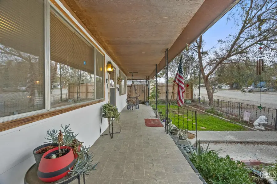 410 EASTERN AVENUE, Taft, CA 93268 - Image #3