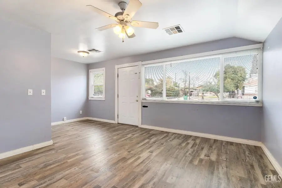 315 LINCOLN AVENUE, Bakersfield, CA 93308 - Image #2