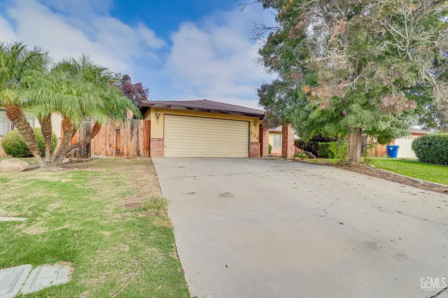 528 FRANCIS STREET, Bakersfield, CA 93308 - Image #2