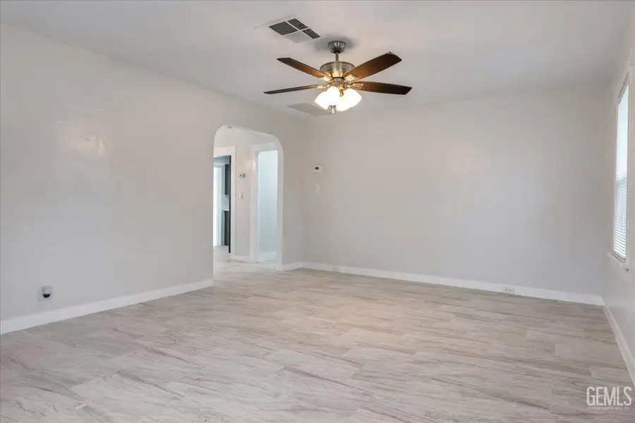 300 A STREET, Bakersfield, CA 93304 - Image #3