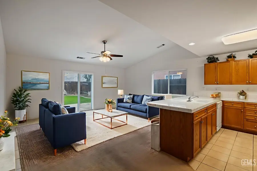 11418 TRABANCOS DRIVE, Bakersfield, CA 93311 - Image #3