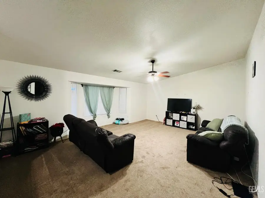 1957 GREENBRIER COURT, Wasco, CA 93280 - Image #2
