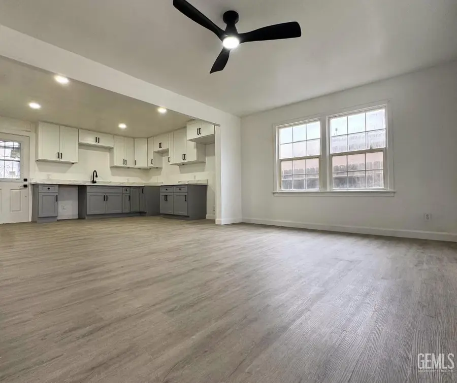 10916 SANTA ROSA AVENUE, Lamont, CA 93241 - #2