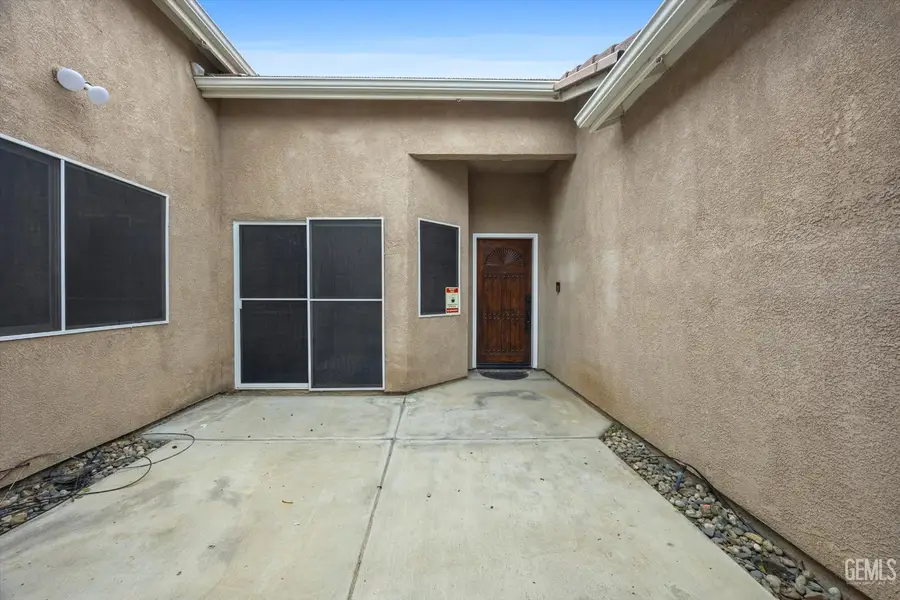 12606 KNIGHTS BRIDGE PLACE, Bakersfield, CA 93312 - Image #3