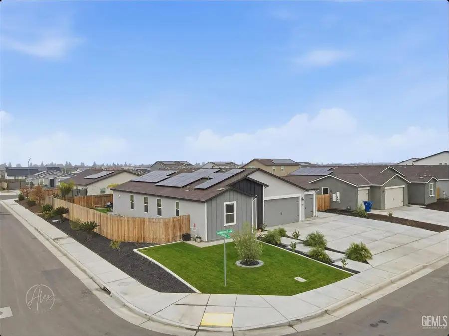 7808 SAVANNAH HEIGHT AVENUE, Bakersfield, CA 93313 - Image #2