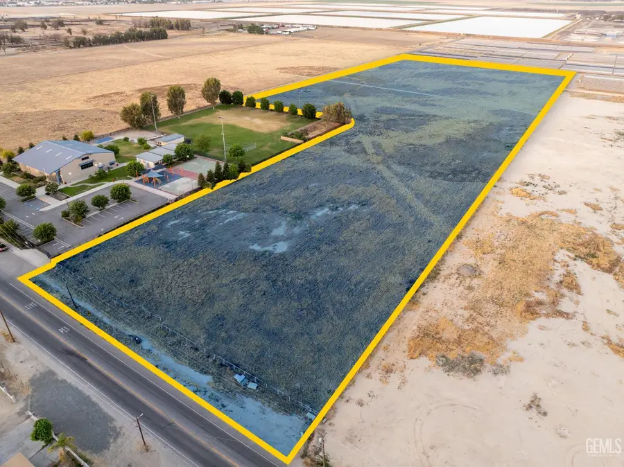 2826 COTTONWOOD ROAD, Bakersfield, CA 93307 - #2