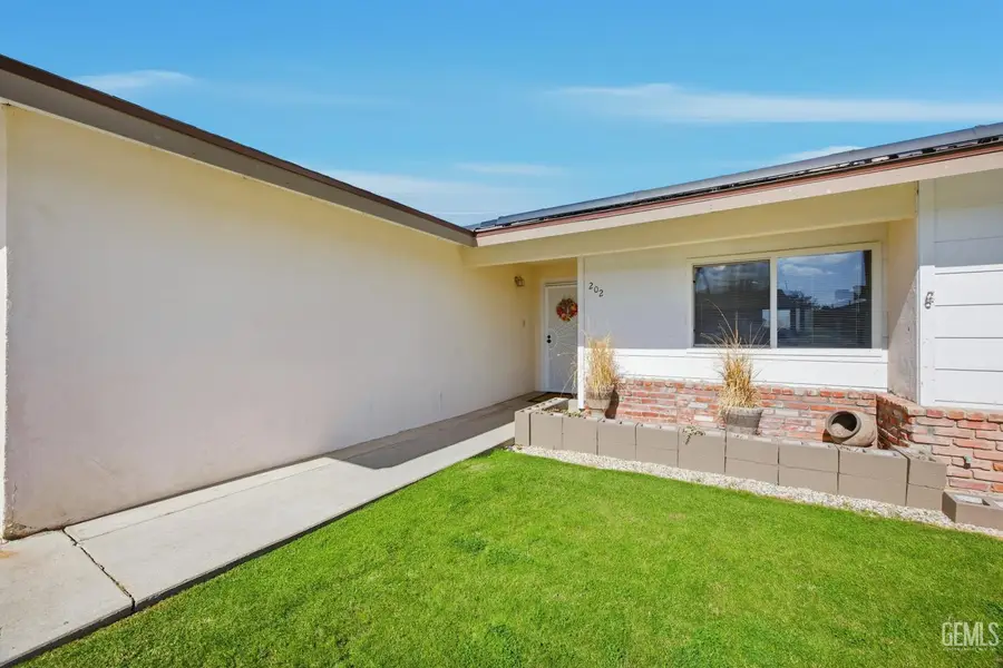 202 E WARREN STREET, Taft, CA 93268 - #3