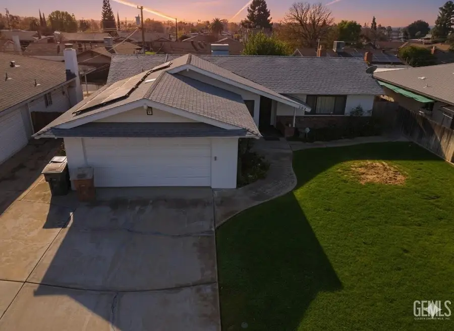 309 PILOT AVENUE, Bakersfield, CA 93308 - Image #2