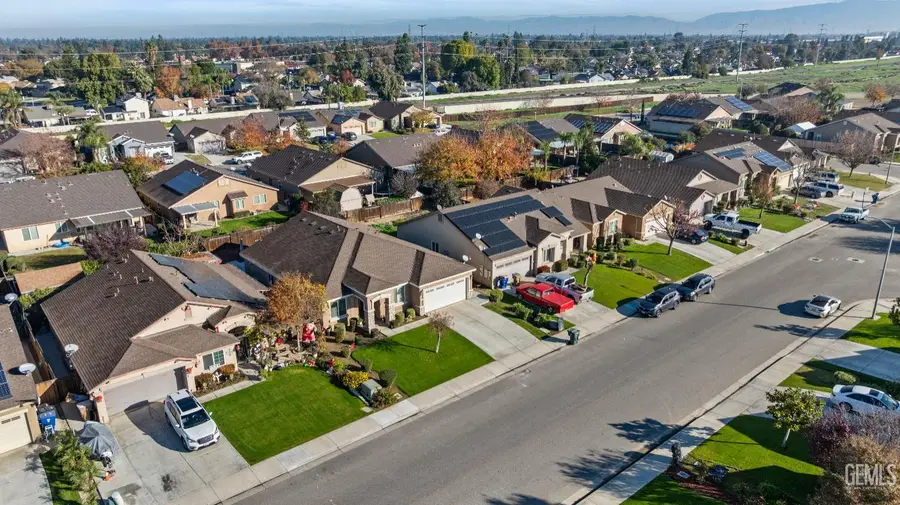 9214 CADBURY DRIVE, Bakersfield, CA 93311 - Image #2