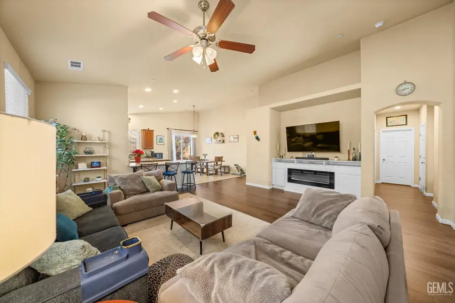 9214 CADBURY DRIVE, Bakersfield, CA 93311 - Image #3