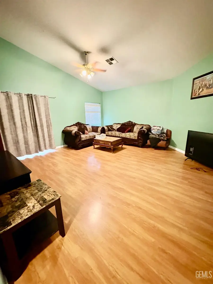 4121 RIO VIEJO DRIVE, Bakersfield, CA 93313 - Image #3