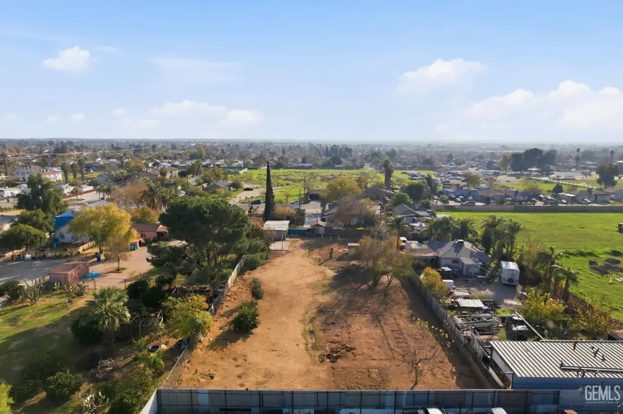 2930 POTOMAC AVENUE, Bakersfield, CA 93307 - Image #2