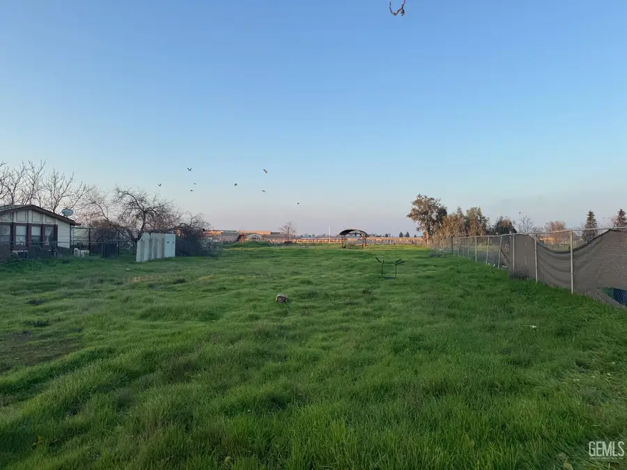 320 HUDSON DRIVE, Bakersfield, CA 93307 - Image #3