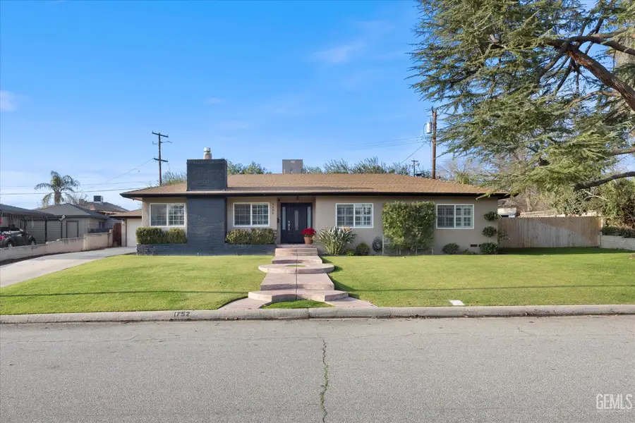 1752 LOS ROBLES DRIVE, Bakersfield, CA 93306 - Image #2