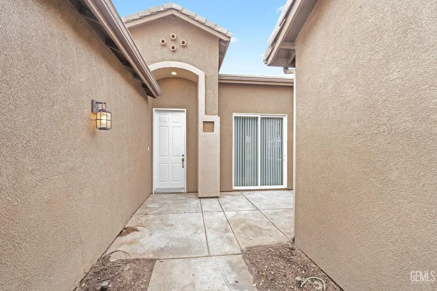 6319 BRIOLETTE STREET, Bakersfield, CA 93313 - Image #2