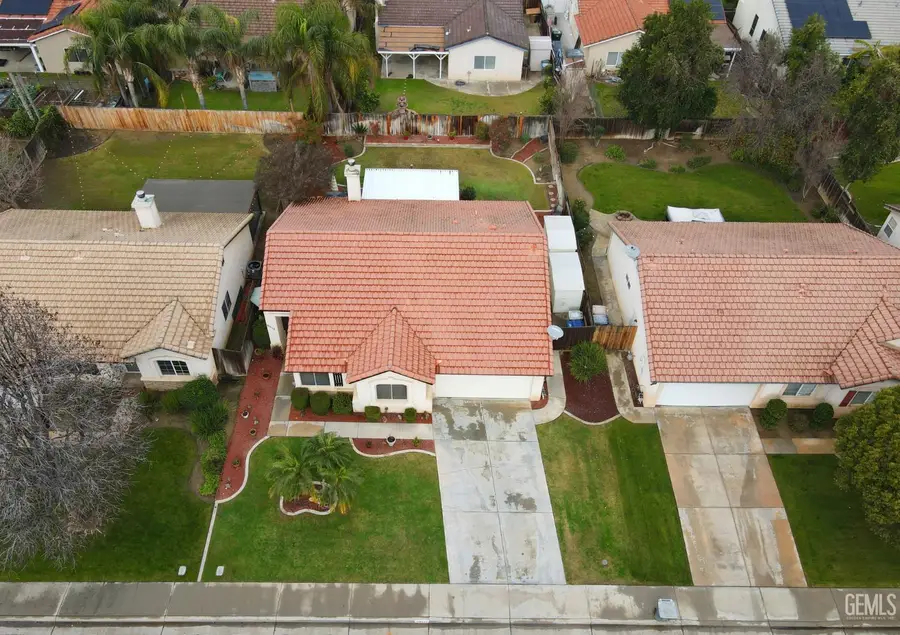 8512 NORTHSHORE DRIVE, Bakersfield, CA 93312 - Image #2