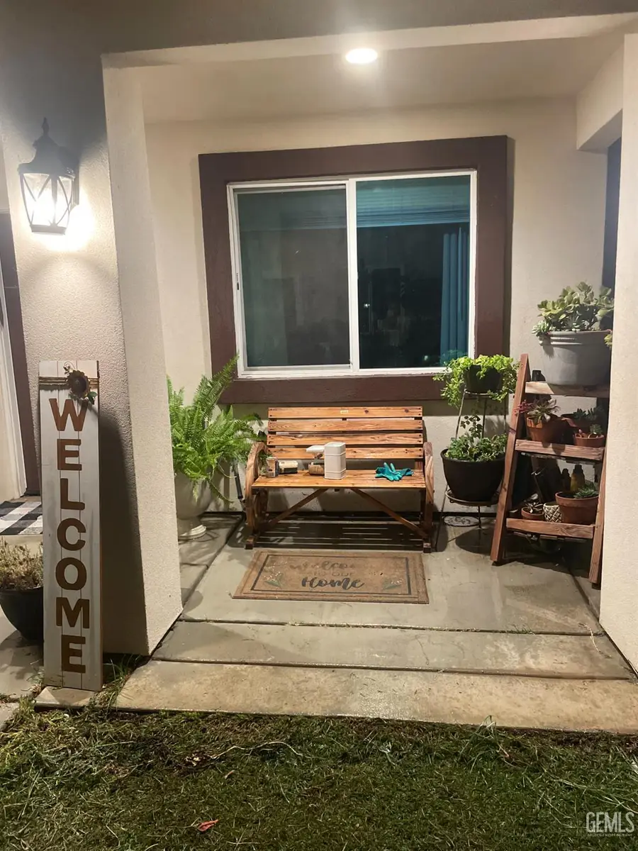 4812 SAMMONS AVENUE, Bakersfield, CA 93307 - Image #3