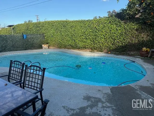 406 BRYNHURST, Bakersfield, CA 93304 - Image #3