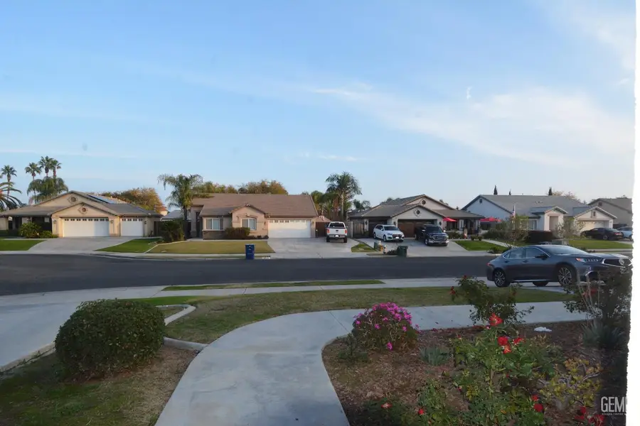 6011 ONEIDA FALLS DRIVE, Bakersfield, CA 93312 - Image #2