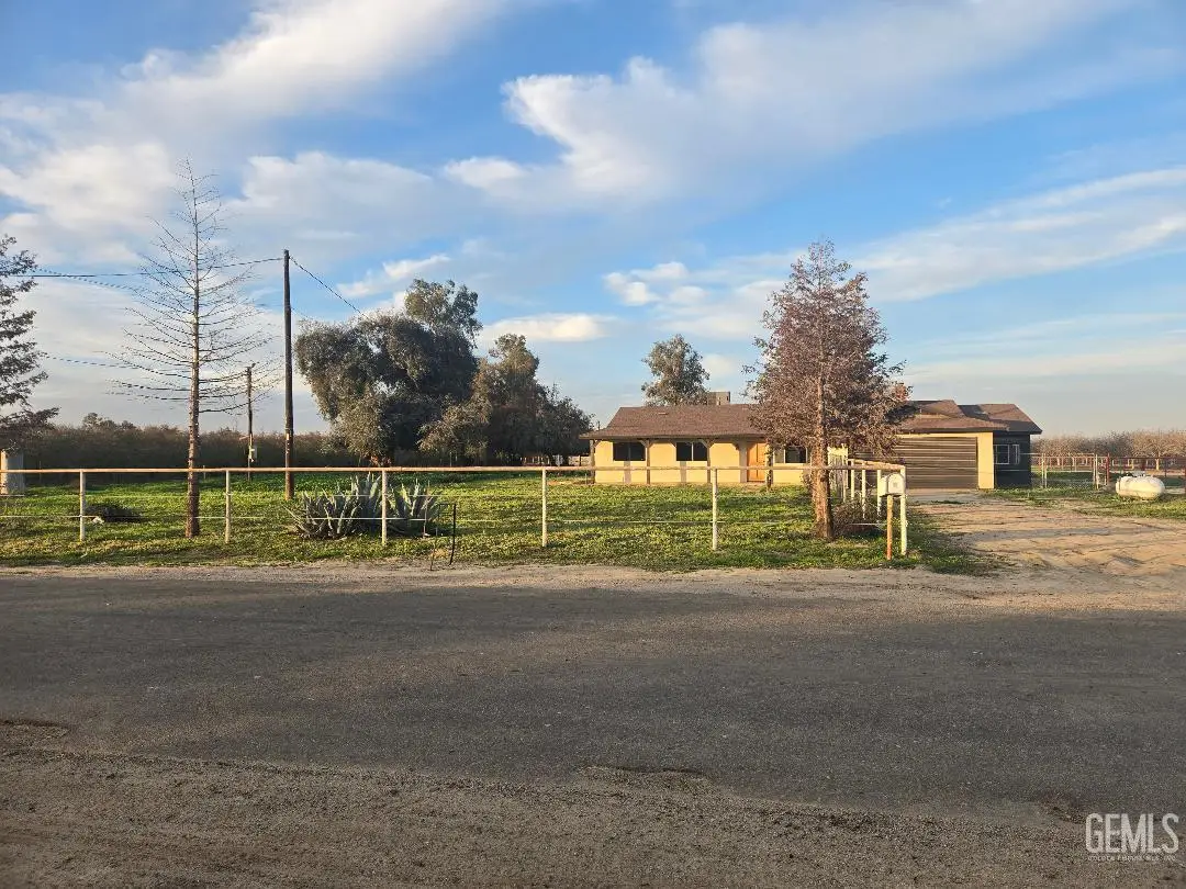 446 WRIGHT AVENUE, Pixley, CA 93256 - Image #1