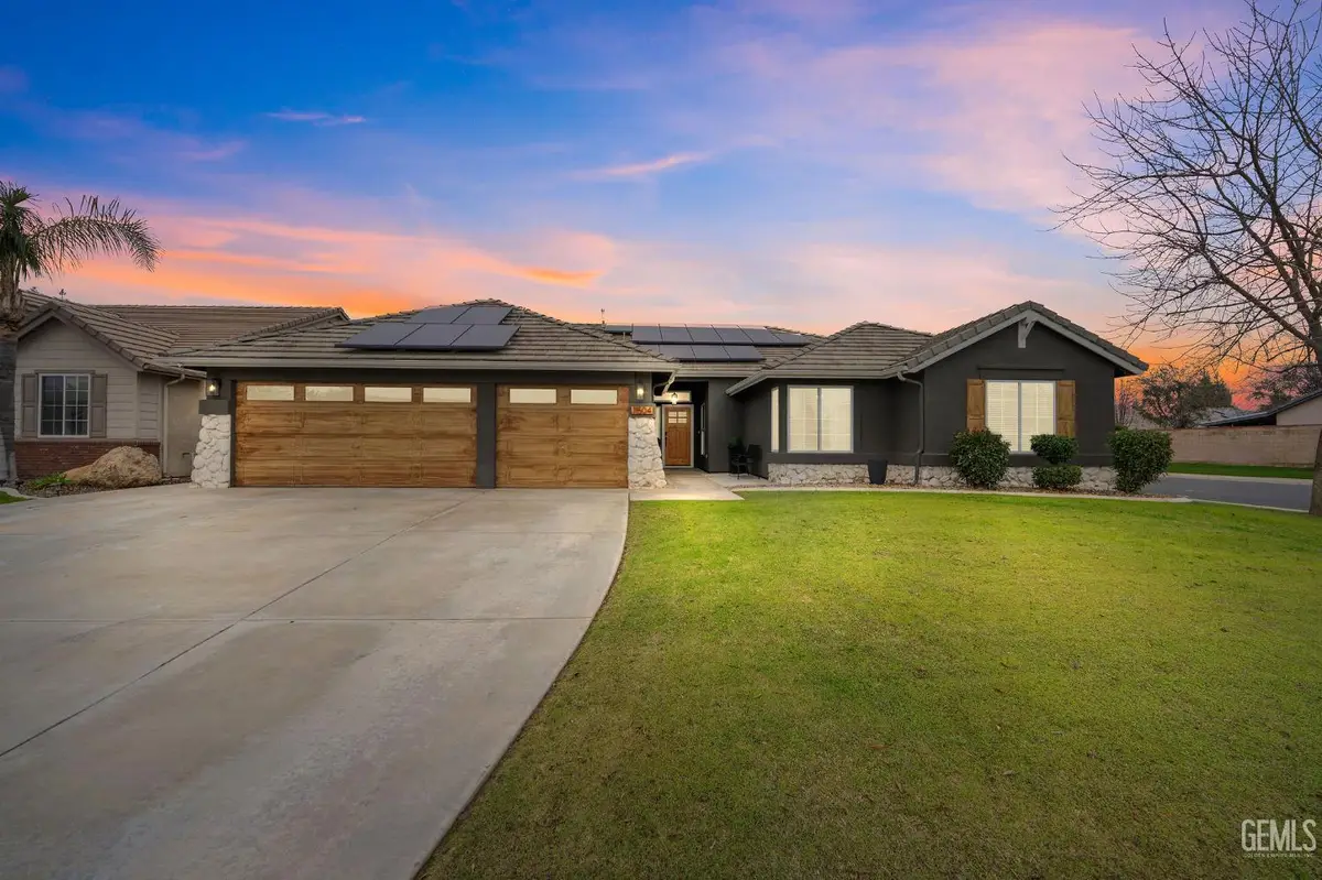 11502 MERCATELLO AVENUE, Bakersfield, CA 93312 - Image #1