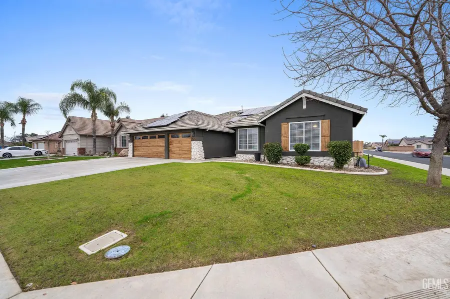 11502 MERCATELLO AVENUE, Bakersfield, CA 93312 - Image #3