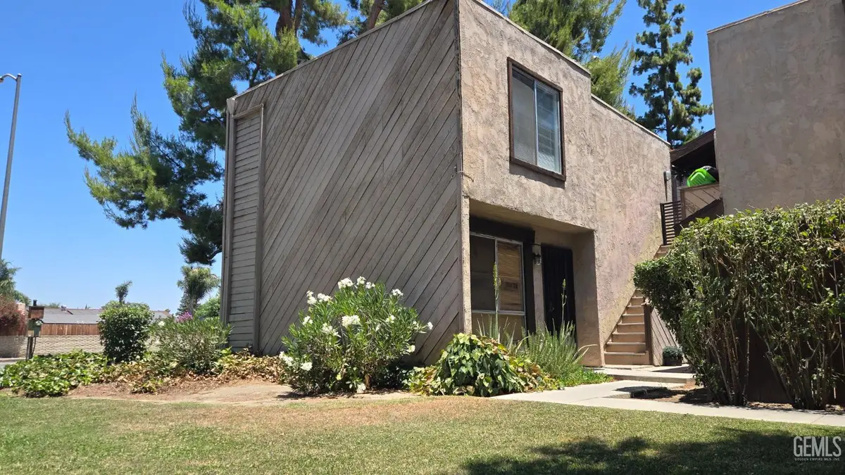 6021 ALMENDRA AVENUE #C, Bakersfield, CA 93309 - Image #1