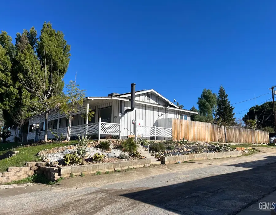 1757 OSWELL ST, Bakersfield, CA 93306 - Image #3