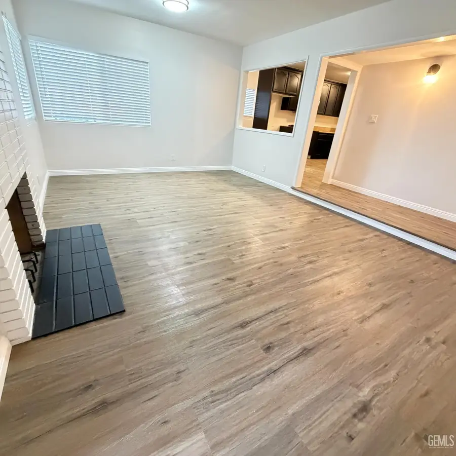 2000 AVONDALE DRIVE, Bakersfield, CA 93306 - Image #3