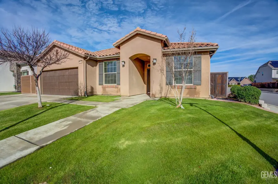 9128 OAK GARDEN LANE, Shafter, CA 93263 - Image #2