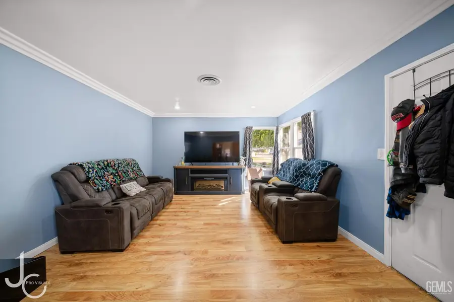 1601 HOWARD AVENUE, Bakersfield, CA 93308 - Image #2