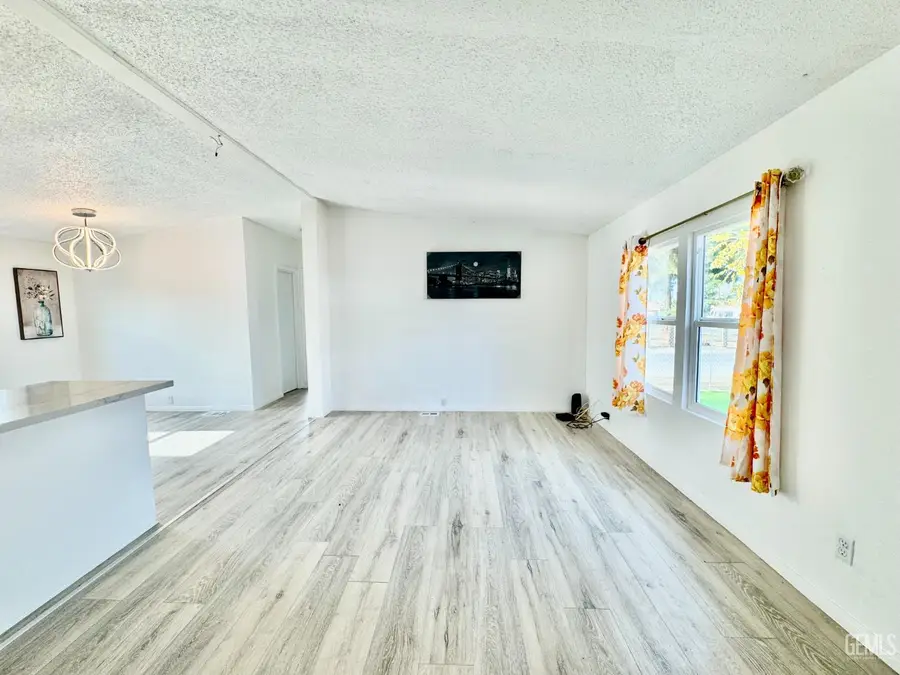 114 PLYMONTH AVENUE, Bakersfield, CA 93308 - Image #3