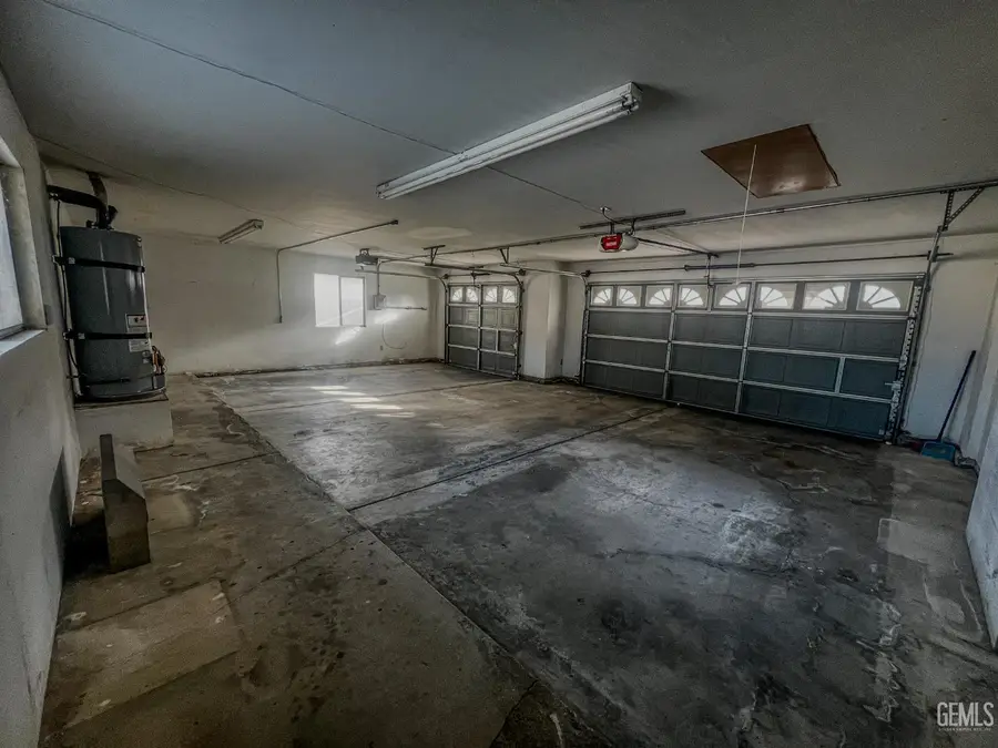 7200 CLIFFTOP WAY, Bakersfield, CA 93306 - Image #2