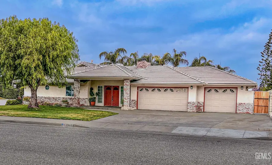 7200 CLIFFTOP WAY, Bakersfield, CA 93306 - Image #3