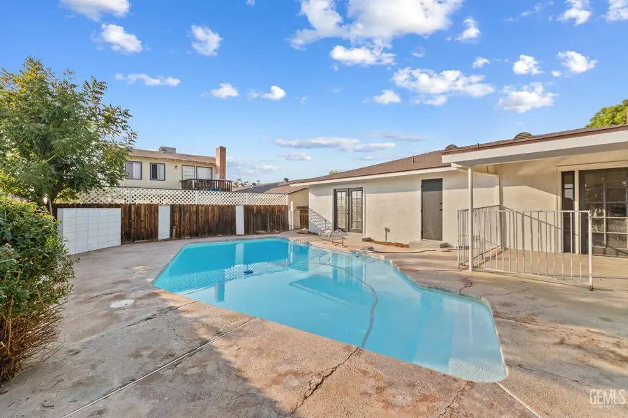 3313 CENTURY DRIVE, Bakersfield, CA 93306 - Image #2