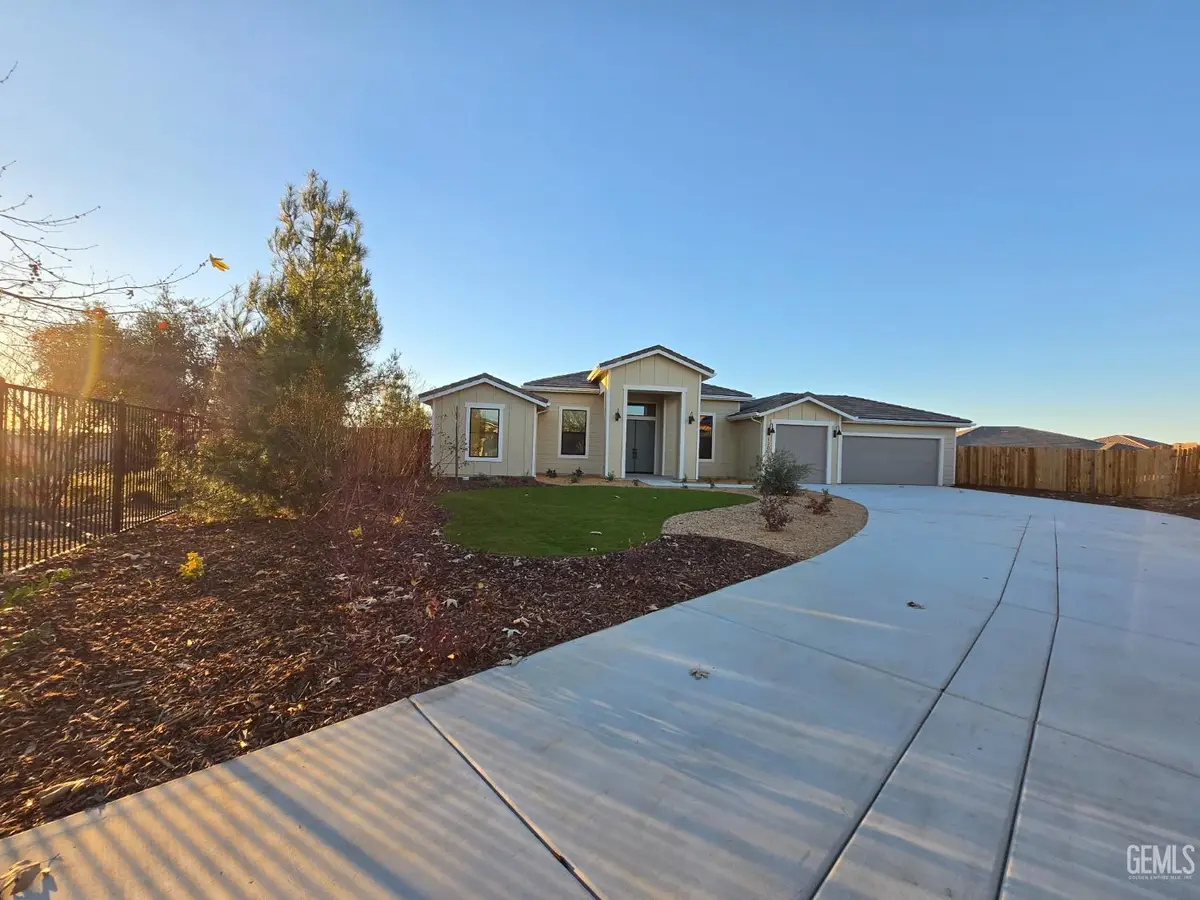 12002 MARQUISE DRIVE, Bakersfield, CA 93306 - Image #1