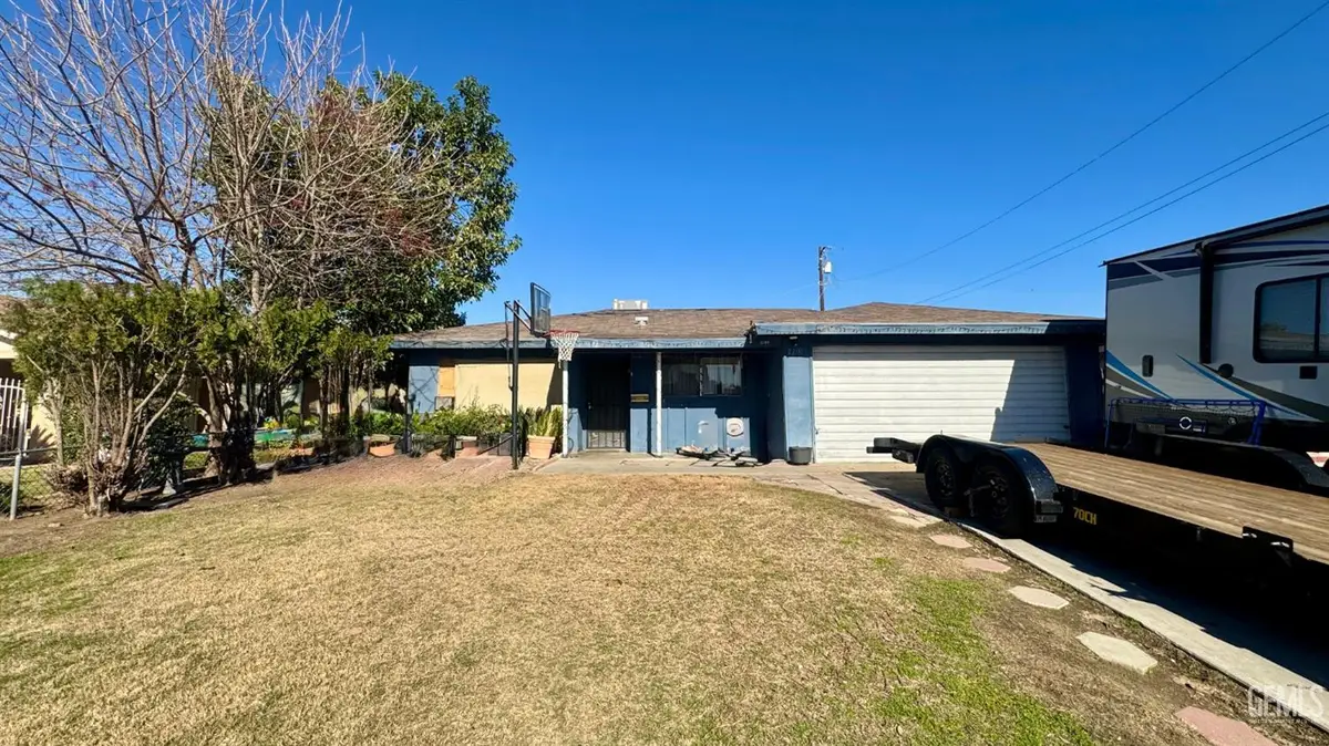 2200 JULIAN AVENUE, Bakersfield, CA 93304 - Image #1