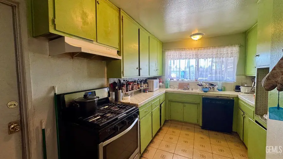 2200 JULIAN AVENUE, Bakersfield, CA 93304 - Image #2