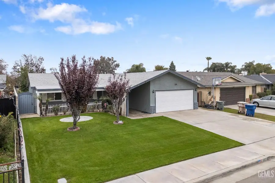 2012 BUTTERFIELD AVENUE, Bakersfield, CA 93304 - Image #3