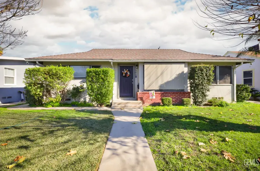300 WETHERLEY DRIVE, Bakersfield, CA 93309 - Image #2