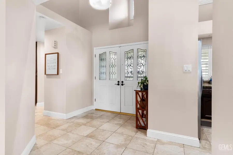 14601 HARVEST CREST AVENUE, Bakersfield, CA 93314 - Image #3