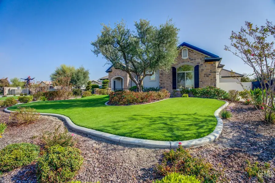 4112 WOODCASTLE WAY, Bakersfield, CA 93314 - Image #3