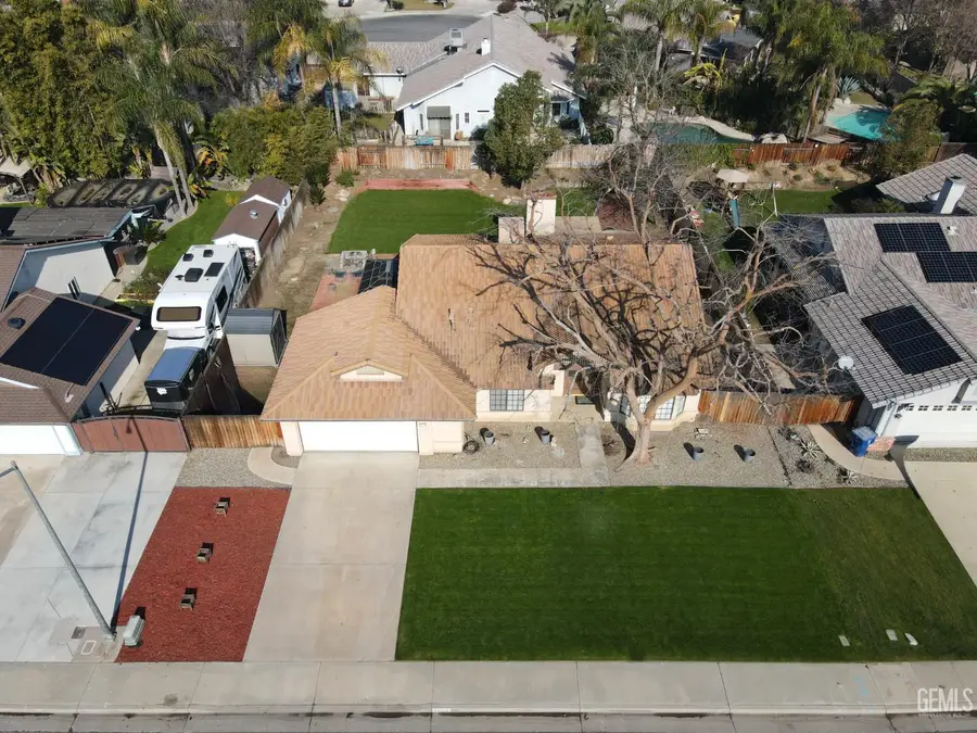 14204 SAN ESTEBAN AVENUE, Bakersfield, CA 93314 - Image #3