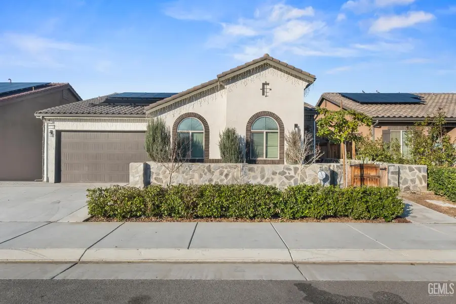 9426 WOODLAND RIDGE LANE, Shafter, CA 93263 - Image #2