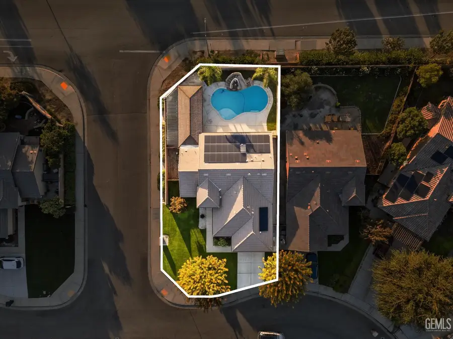 6911 CATALINA CREEK WAY, Bakersfield, CA 93311 - Image #2