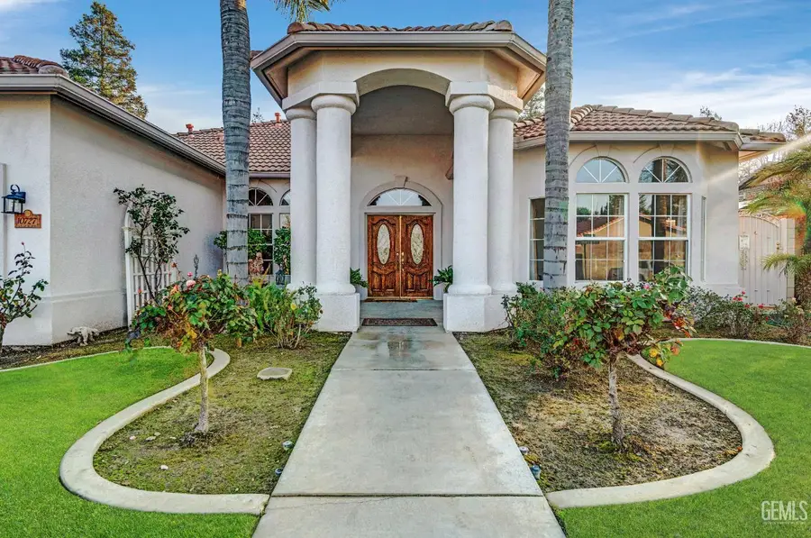 10727 IRON CREEK AVENUE, Bakersfield, CA 93312 - Image #3