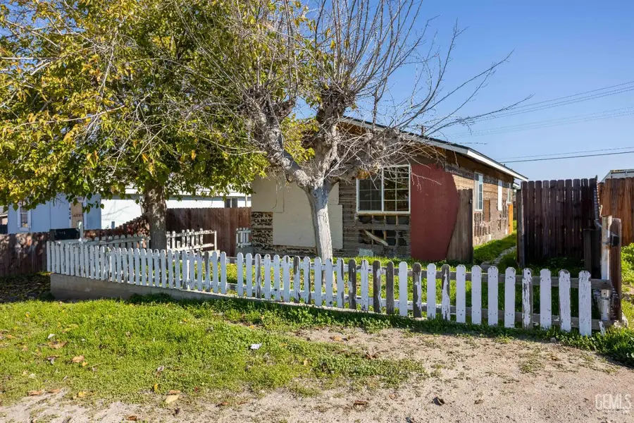 408 NAYLOR AVENUE, Taft, CA 93268 - Image #2